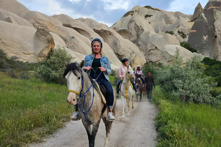 Reiten Erlebe die wunderschönen Täler von KappadokienPferde Tour - Kappadokien Reiten 1 Stunde
