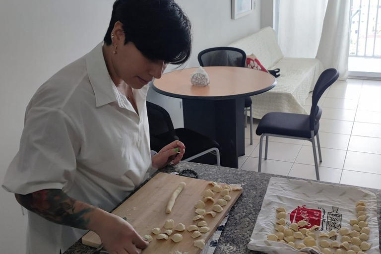 PASTA COOKING CLASS IN PANAMA CITY, DINNER & WINE INCLUDED!
