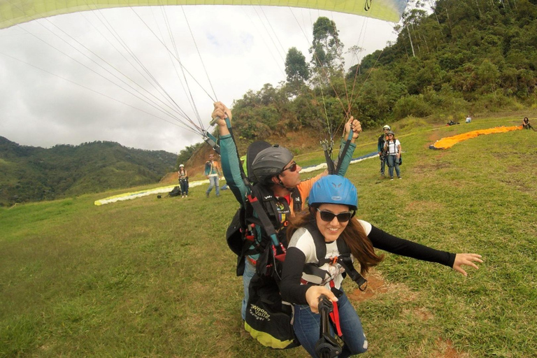 Flying Paragliding Day Tour at Calarca Pick-up in Pereira