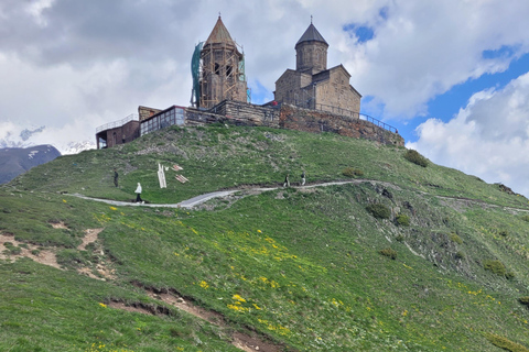 Tbilisi: Kazbegi Day Trip with Gergeti Trinity Church