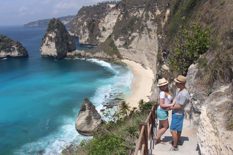 From Lembongan: Private Highlights East and West Nusa Penida Hotel Transfer from Lembongan Area