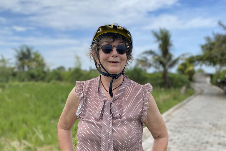 Ubud: Downhill-cykeltur med risfält, vulkan och måltidPrivat grupp
