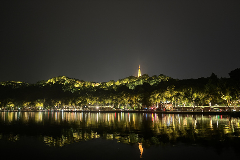 杭州夜游：漫步湖畔，聆听露天音乐杭州夜游，露天音乐乐趣