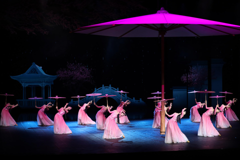 Shanghai Romance Park: Epic Chinese Culture Show Experience VIP Family Ticket (1 Adult + 1 Child)