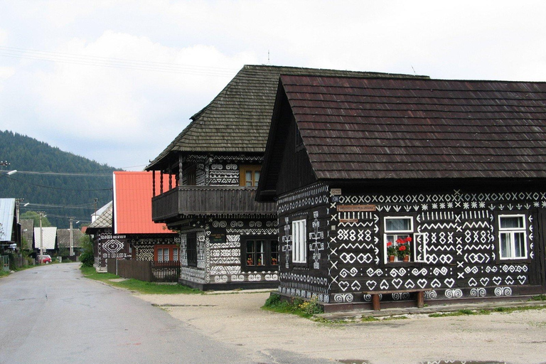 De Bratislava visita: Castelo de Bojnice, Čičmany, Spa Afrodite