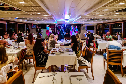 Istanbul: Bosporus Dinner Cruise mit Getränken und UnterhaltungDinner-Bootsfahrt mit Alkohol, Softdrinks &amp; Abholung