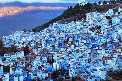 Från Fes: Transfer till Tanger via Chefchaouen