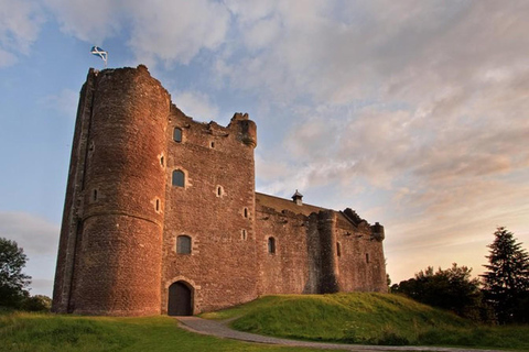 From Edinburgh: Outlander Film Locations Day Trip with Entry