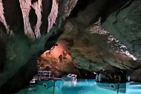 Visita guiada às cavernas de San José