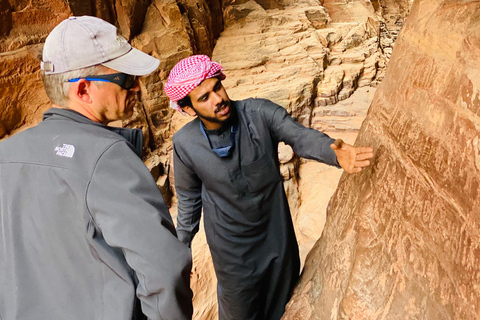 Deserto del Wadi Rum: Tour di un giorno in Jeep e pranzo tradizionale