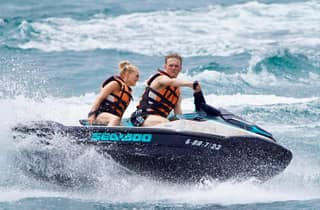 Barcelona: Jet-Ski-Abenteuer für 2 Personen, Kursleiter inbegriffen