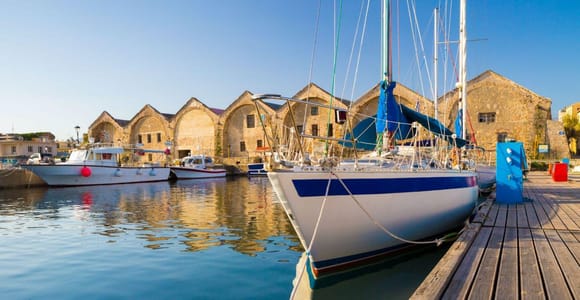 Chania Old Town Small-Group Tour with Breakfast & Lyra Music