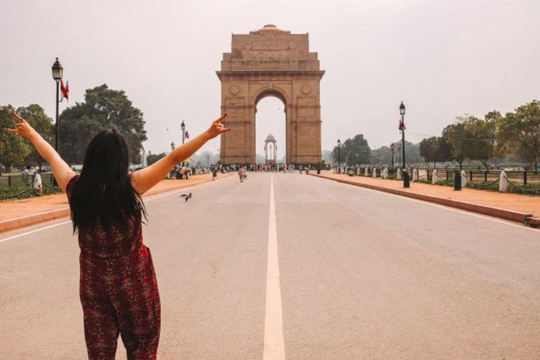 Passeio privado pela Velha e Nova Deli com guia feminina, carro e almoçoPasseio com tudo incluído, com guia feminina, carro e almoço
