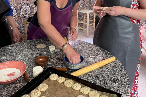 Marrakech: Moroccan Pastries and Tea Class with a Local