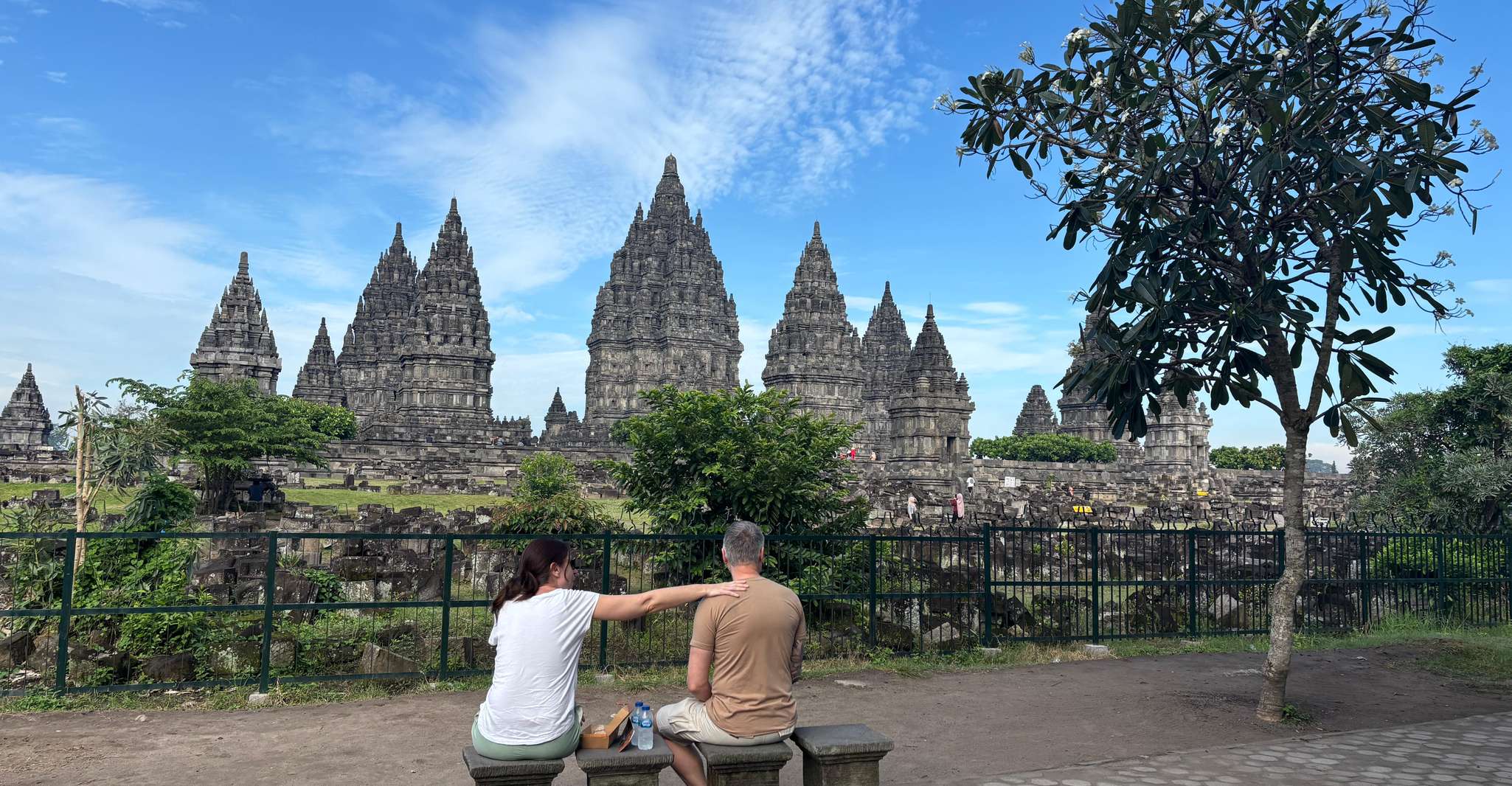 Yogyakarta: Borobudur Sunrise Climb & Prambanan with Ticket photo 10