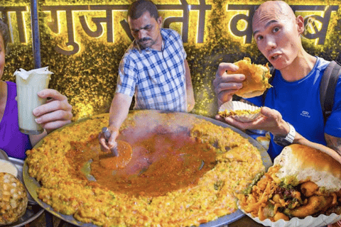 Mumbai: Street Food Tour with Local Guide Mumbai: Street Food Walking Tour With Guide