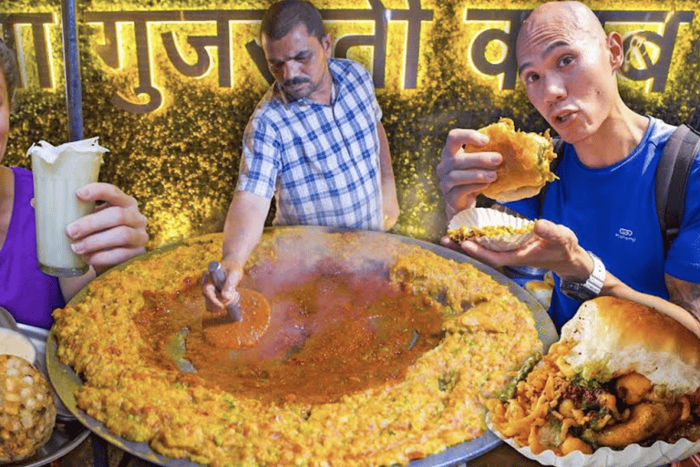 Mumbai: Street Food Tour with Local Guide Mumbai: Street Food Walking Tour With Guide