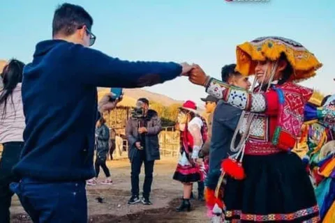 Cusco Escénico - Kukuli Show - Pisco Sour
