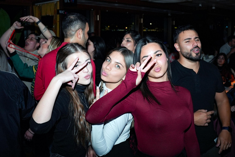 Istanbul: Luxury Dinner Cruise Pickup Include Menu + Soft drinks + Meeting point