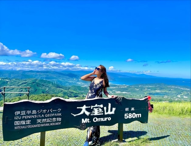 Izu Day Trip: Omuroyama & Coast 9-Guest Small Group