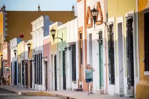 From Mérida: Campeche Day Trip with Malecón Walk