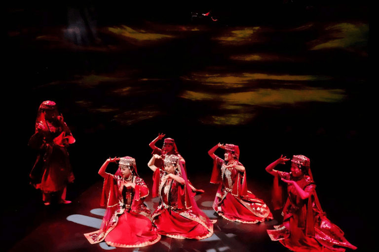 Hangzhou: Song Dynasty Feast with Hanfu Costume Rental VIP Seat Lunch（plz to book 3 days in advance）