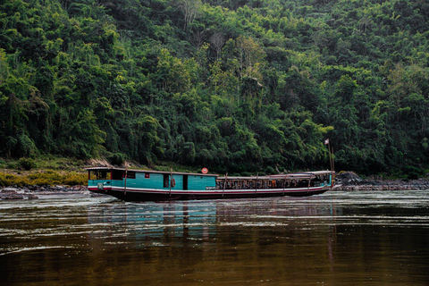 Huay Xai: 2-dagars långsam båt till Luang Prabang med ...