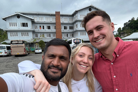 Kandy City Private Tuk Tuk Tour with Temple, Tea & Culture