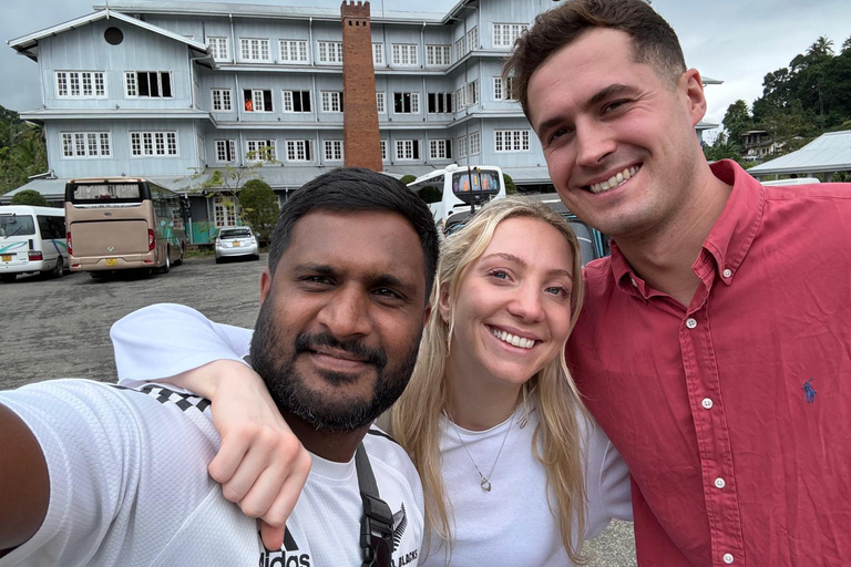 Kandy City Private Tuk Tuk Tour with Temple, Tea & Culture