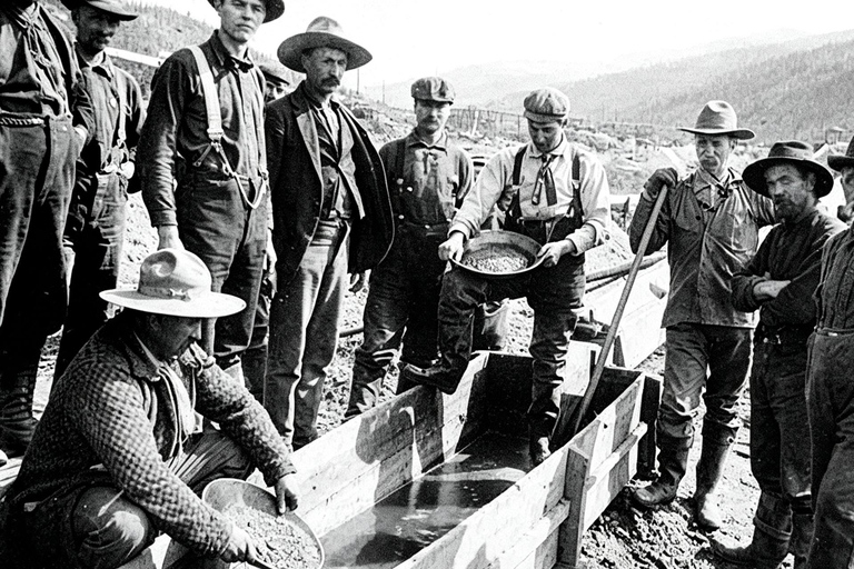 Seattle: Waterfront Gold Rush History Tour with Great Wheel