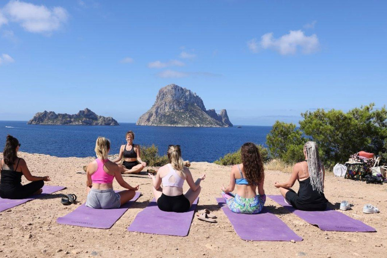 Privat yogaäventyr i Es VedraIbiza Yoga: Privat magisk Es Vedra Yoga-upplevelse