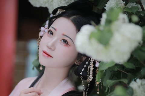 Guangzhou: Private Photoshoot with Professional Photographer 1-hour photoshoot