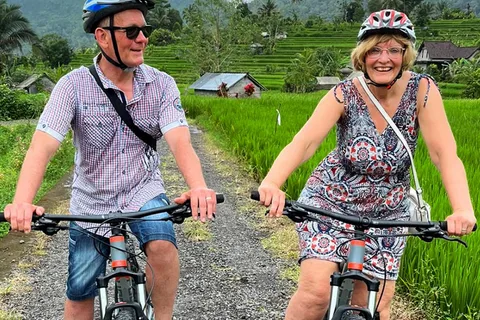 Bali : Circuit cycliste dans la vallée de Sidemen avec chute d'eau de Gembleng