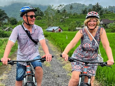 Bali: Sidemen Valley Cycling Tour with Gembleng Waterfall