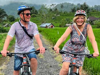 Bali: Sidemen Valley Cycling Tour mit Gembleng Wasserfall