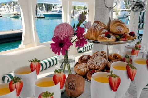 Whitsundays: Brunch, Beats & Island Views Airlie Beach: Private Coral Club Charter–Your Boat, Your Way