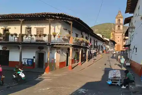 Passeio pelo Valle de Bravo: Caminhada em uma cidade mágica e passeio de jet ski