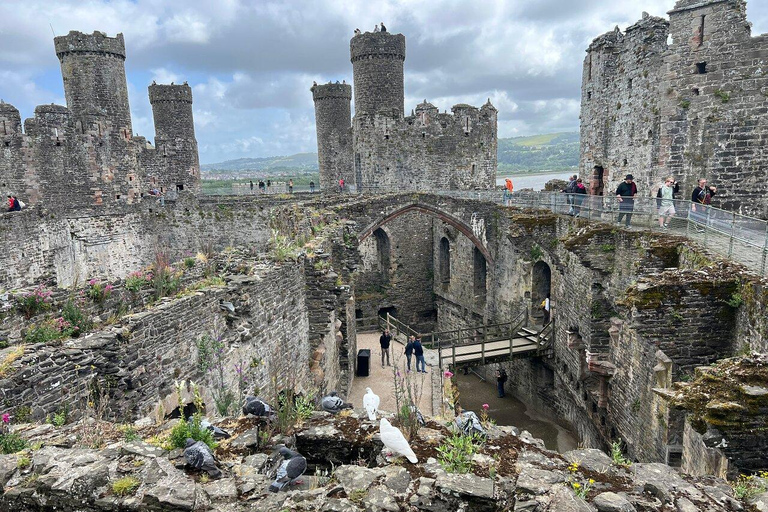 Liverpool: Snowdonia & North Wales Private Day Voyage