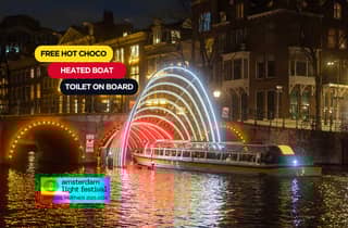 Amsterdam: Lichterfest-Bootsfahrt auf beheiztem Boot + heiße Schokolade