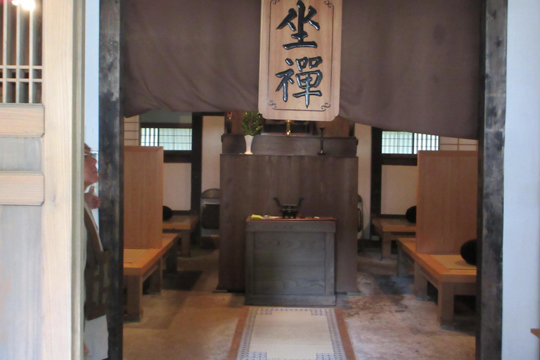 Kanazawa: Meditação Zen e Caligrafia com Carro PrivadoKanazawa: Meditação Zen e Caligrafia com carro particular