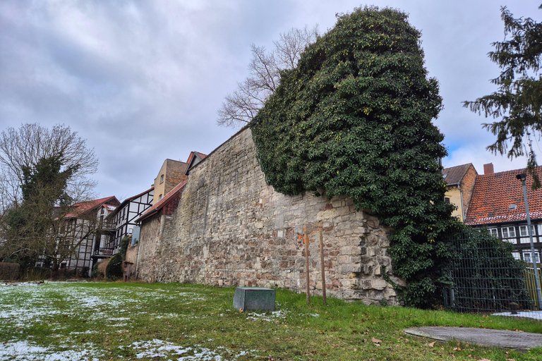 Braunschweig: Patricians, executioners, and butchers. Patricians, executioners, and bone cutters. Up to 6 adults, kids included.