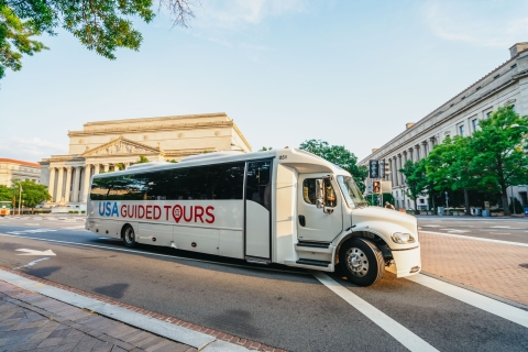 Waszyngton: Nocna wycieczka autobusowa do National MallNocna wycieczka po National Mall z autobusem ze szklanym dachem