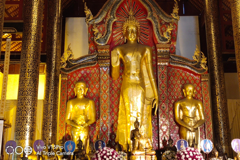 Old Chiangmai city & temples walking tour: (3 hours/1.7 km.)
