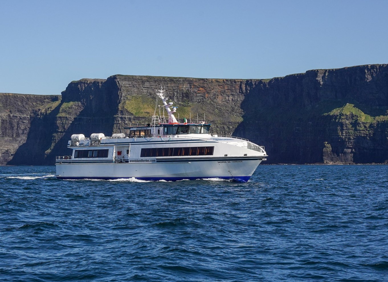 Fra Galway: Dagskrydstogt til Aran-øerne og Moher-klipperne