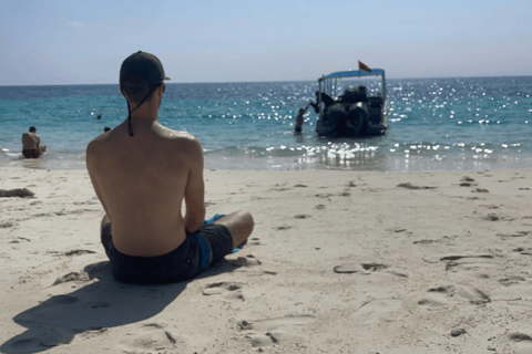 Daymaniat: Muscat Islands Boat Tour with Snorkeling & Brunch Daymaniat Islands Boat Tour with Snorkeling and Brunch