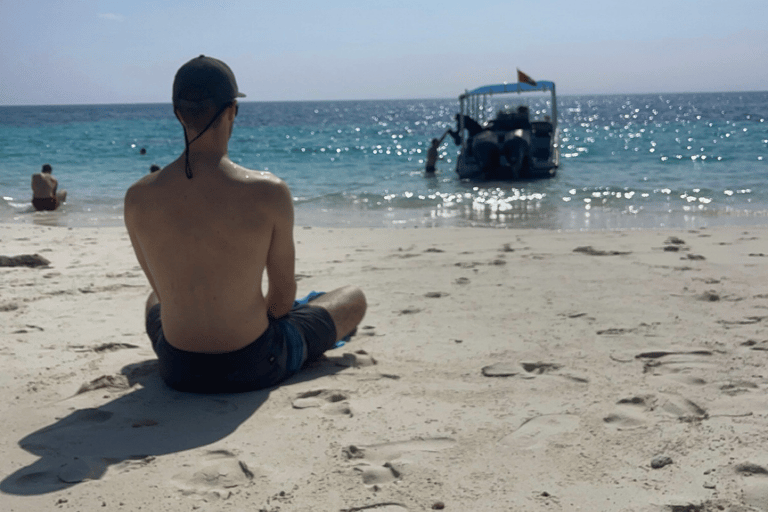 Daymaniat: Muscat Islands Boat Tour with Snorkeling & Brunch Daymaniat Islands Boat Tour with Snorkeling and Brunch