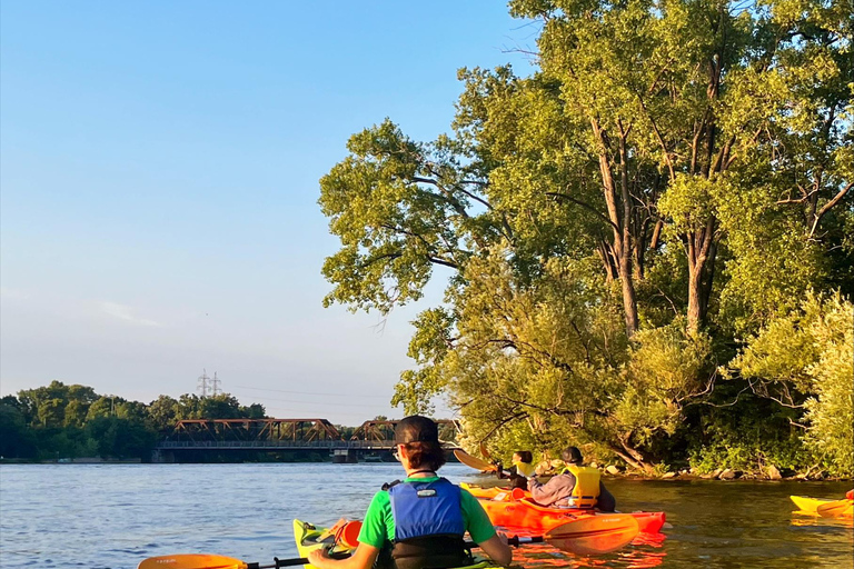 Montréal: Sunset Kayak Excursion Montreal: Sunset Kayak – Guided Day Trip in English