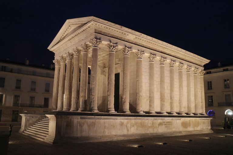 Tour privato a piedi di 2 ore del centro storico di Nimes