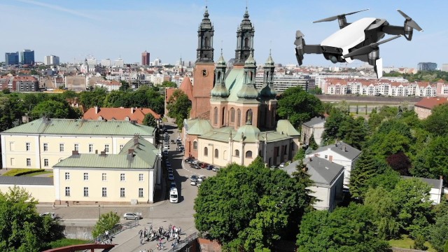 Visit Poznań Highlights Tour with drone video in Poznań