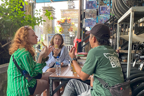Ubud: Downhill-cykeltur med risfält, vulkan och måltidPrivat grupp
